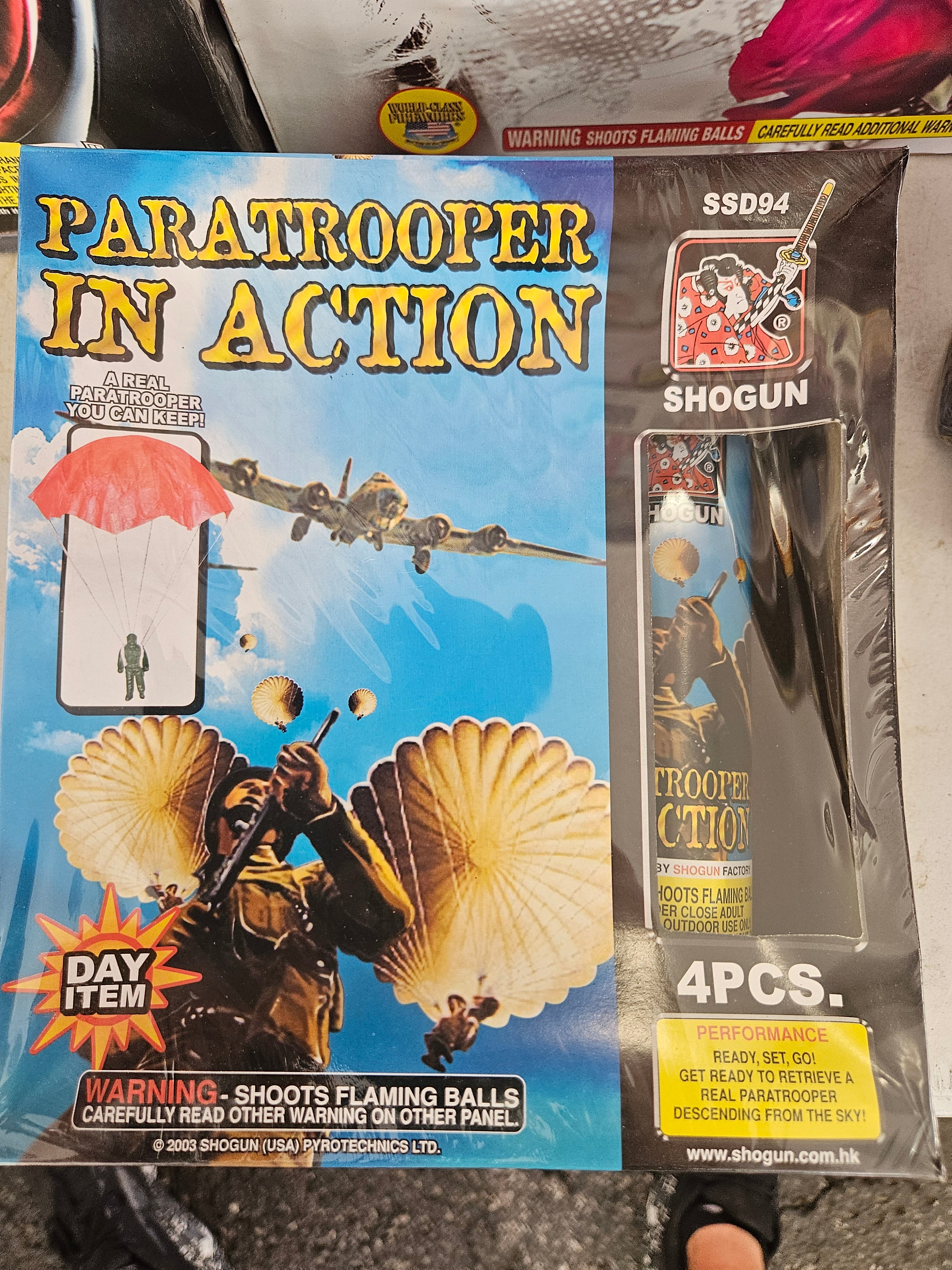 Airborne Trooper (Parachute with real army men!) - 4 Pack